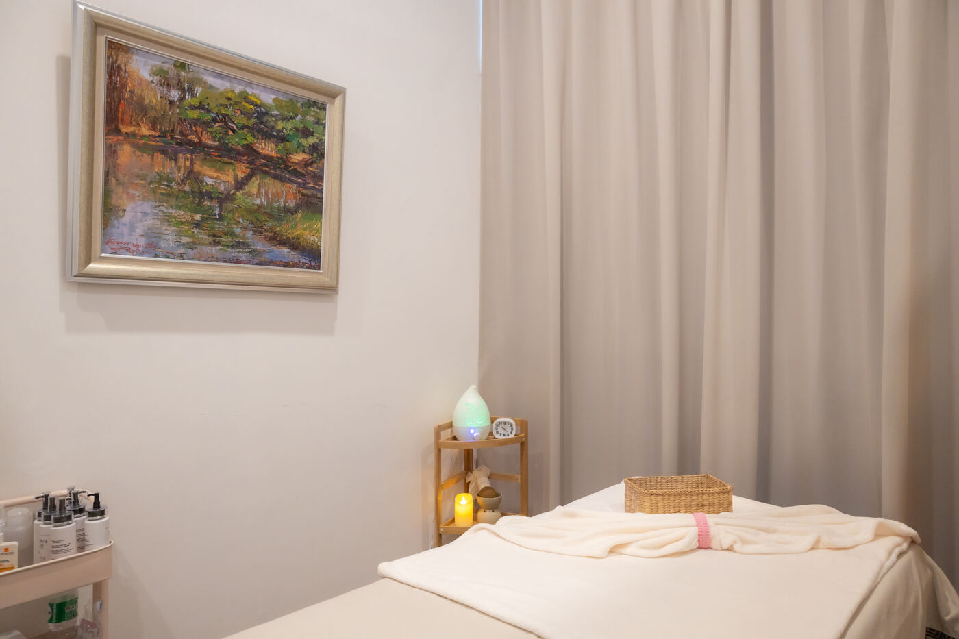 ห้อง Facial Treatment — facial massage room On Nut