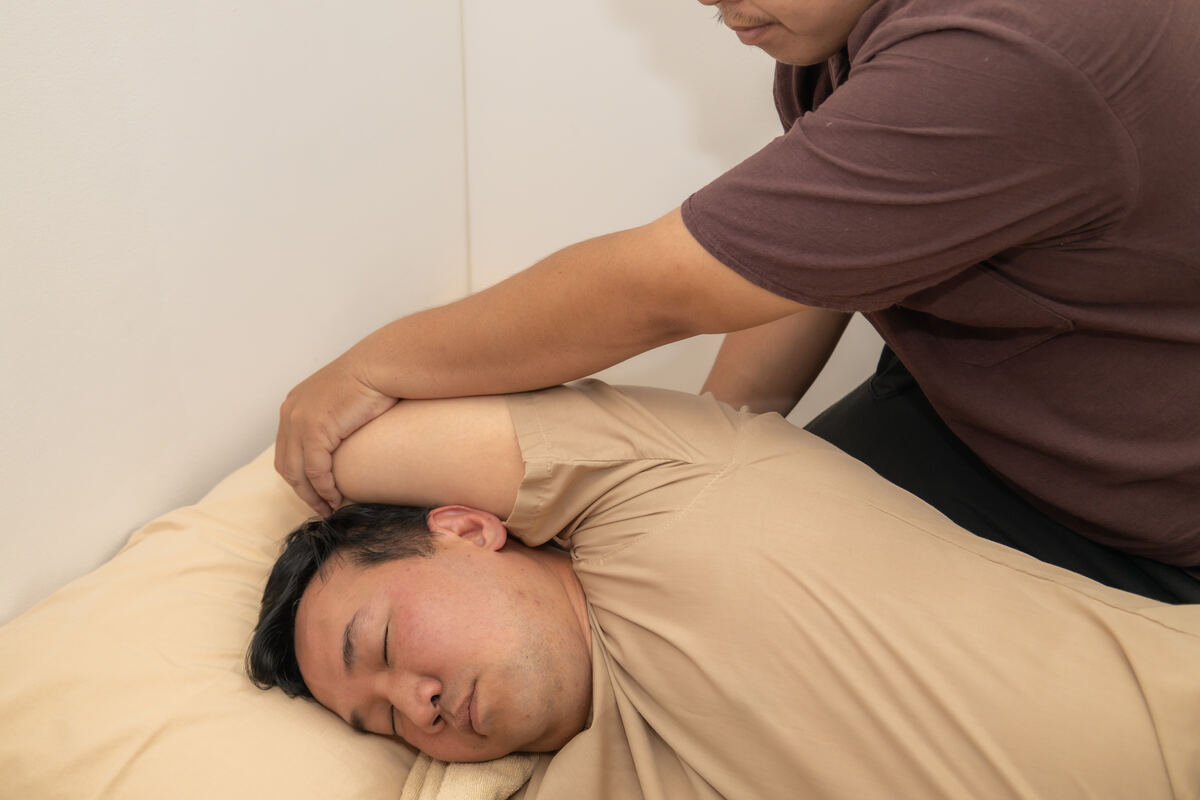 นวดไทยยืดเหยียด Habito Reset — Thai stretch massage near On Nut
